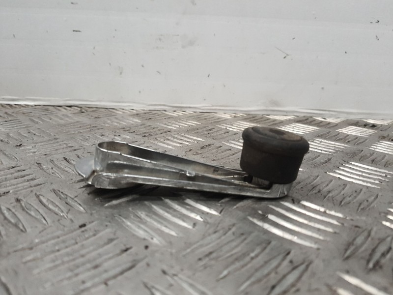 Recambio de maneta elevalunas trasera izquierda para audi 80 1.6 td referencia OEM IAM 443837581D  