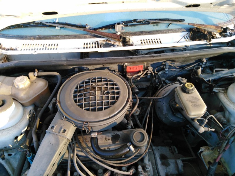 ford fiesta berl./courier del año 1989