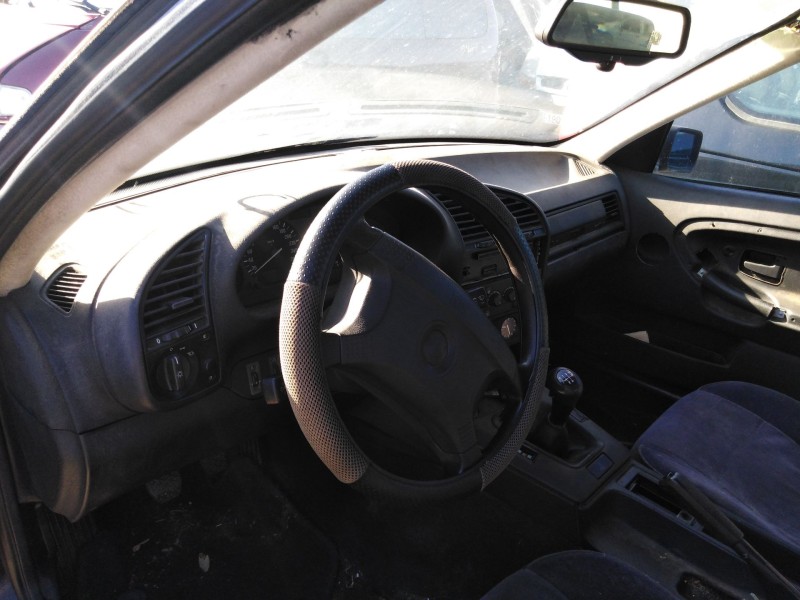 bmw serie 3 berlina (e36) del año 1990