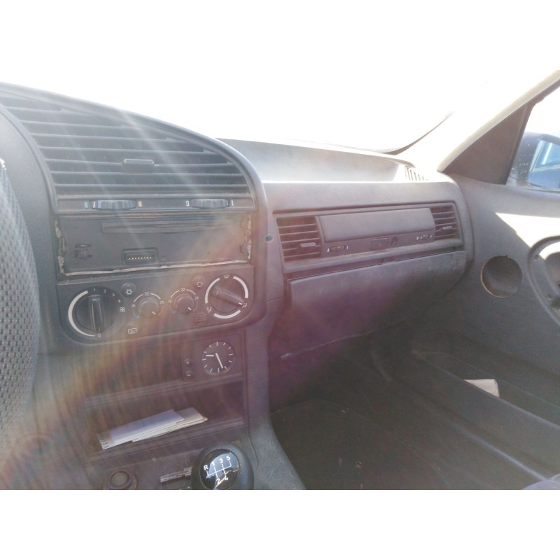 bmw serie 3 berlina (e36) del año 1990