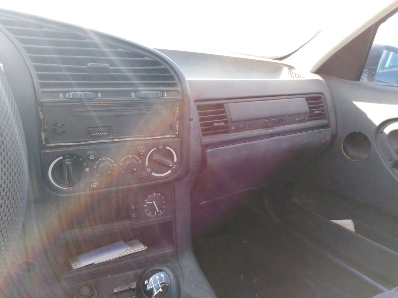 bmw serie 3 berlina (e36) del año 1990