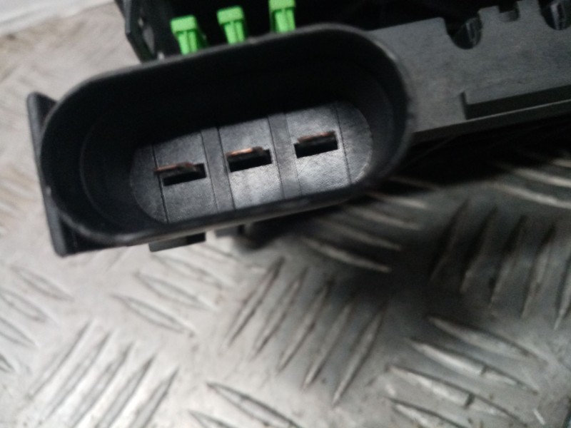 Recambio de caja reles / fusibles para seat leon (1m1) 1.9 tdi referencia OEM IAM   