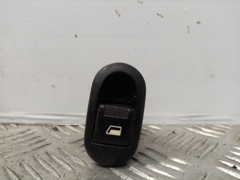 Recambio de mando elevalunas delantero derecho para citroen c2 1.4 hdi referencia OEM IAM 96605364XT  