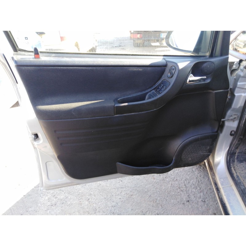 opel zafira a monospace (t98) del año 2000