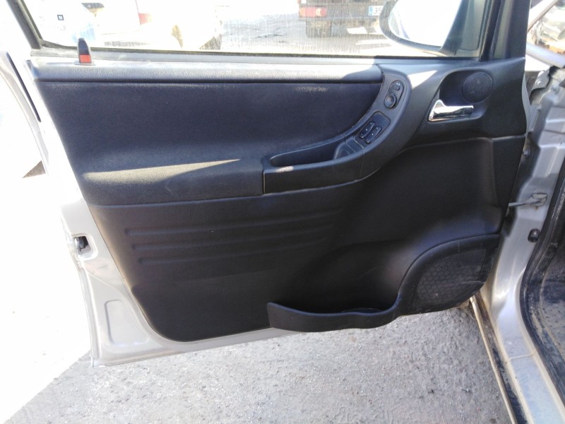 opel zafira a monospace (t98) del año 2000