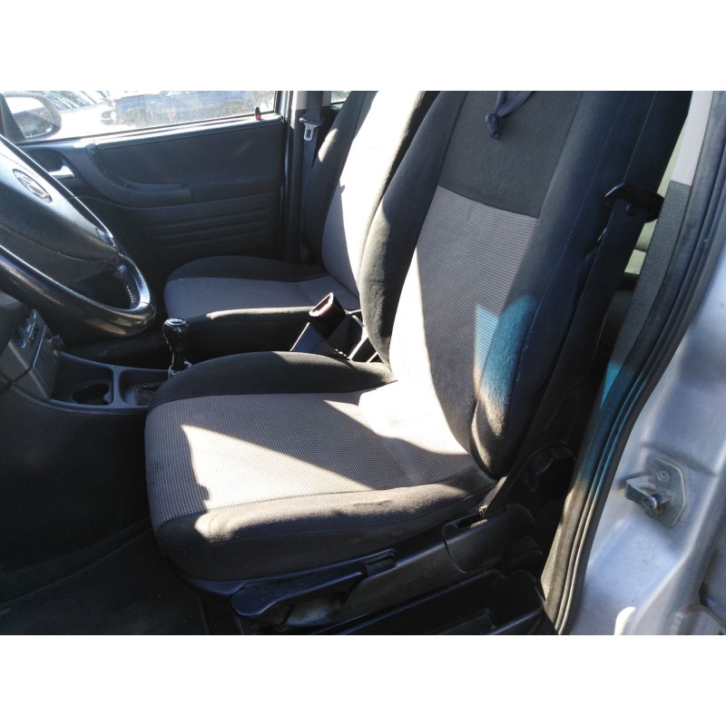 opel zafira a monospace (t98) del año 2000