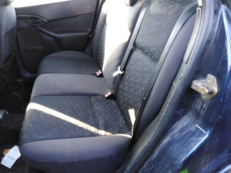 ford focus i sedán (dfw) del año 2001