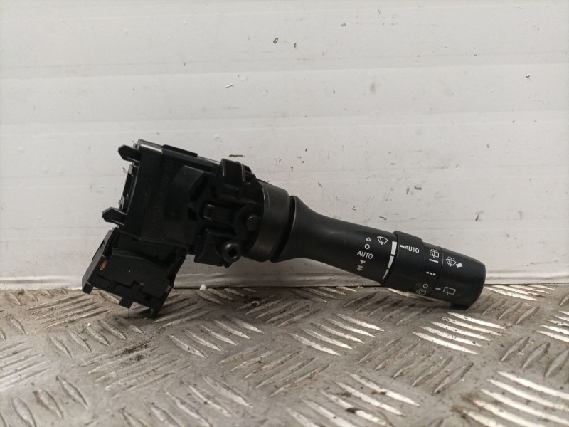 Recambio de mando limpia para toyota verso (_r2_) 1.6 d4-d (war20_) referencia OEM IAM 0519017F381  