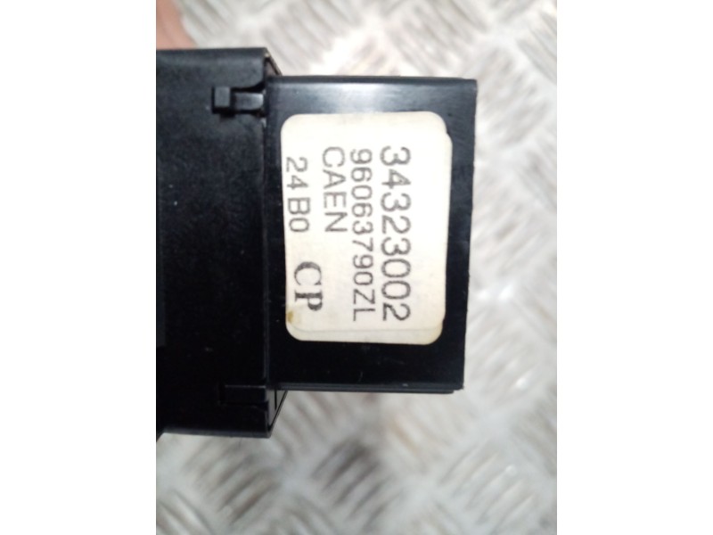 Recambio de mando luces para citroen xantia berlina 1.6 sx referencia OEM IAM 34323002 96063790ZL 