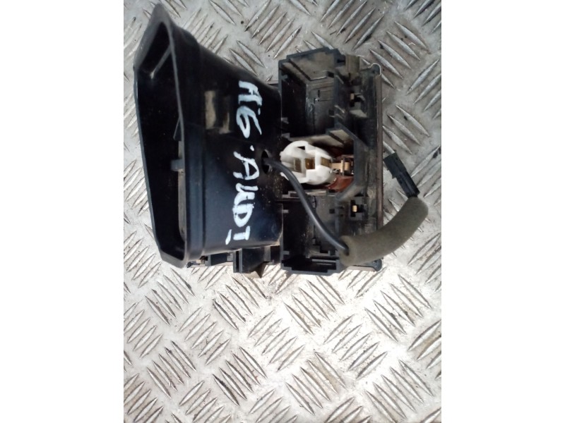 Recambio de rejilla aireadora para audi a6 2.4 avant referencia OEM IAM 4B0819203  