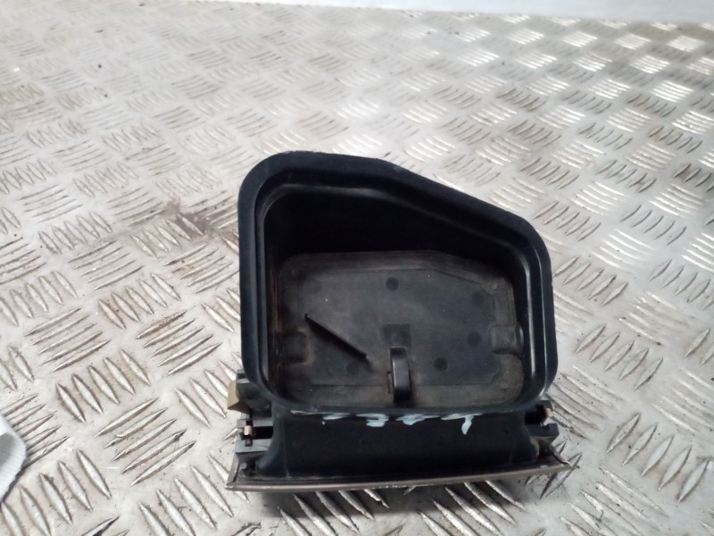 Recambio de rejilla aireadora para audi a6 2.4 avant referencia OEM IAM 4B0819203  