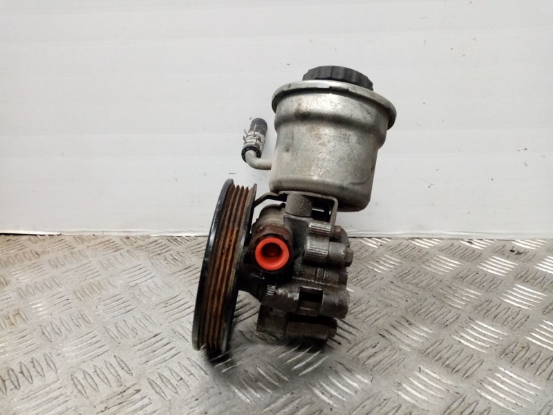 Recambio de bomba servodireccion para toyota yaris (ncp1/nlp1/scp1) 1.0 cat referencia OEM IAM 4431052011  