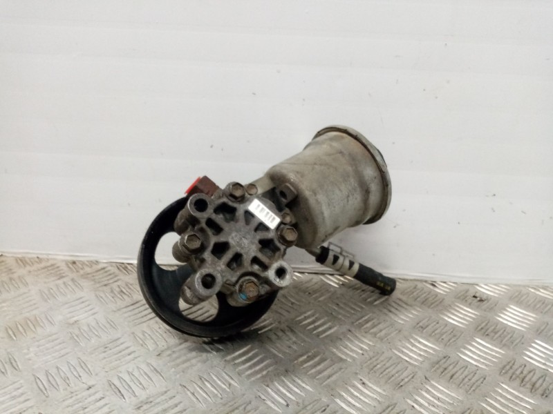 Recambio de bomba servodireccion para toyota yaris (ncp1/nlp1/scp1) 1.0 cat referencia OEM IAM 4431052011  
