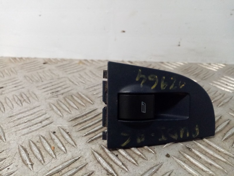 Recambio de mando elevalunas delantero derecho para audi a6 berlina (4b2) referencia OEM IAM 4B1959522  