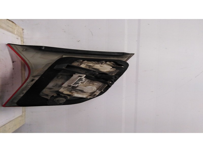 Recambio de piloto trasero derecho interior para  referencia OEM IAM 8E9945094  