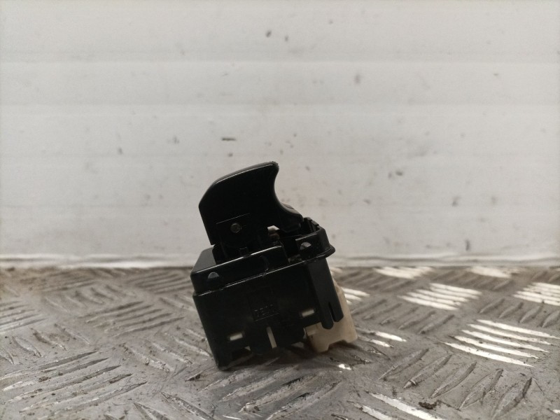 Recambio de mando elevalunas delantero izquierdo para daewoo kalos referencia OEM IAM 621W04750  