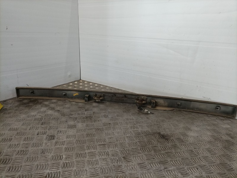 Recambio de moldura piloto matricula para nissan serena (c23m) referencia OEM IAM   