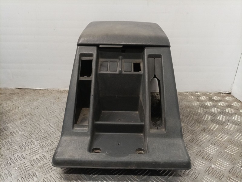 Recambio de apoyabrazos central para nissan patrol gr (y60) referencia OEM IAM   