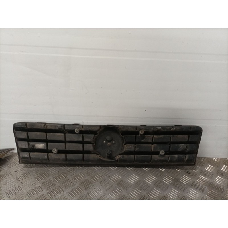 Recambio de rejilla delantera para fiat punto berlina (188) 1.2 cat referencia OEM IAM 46849441  