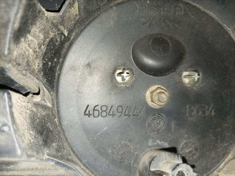 Recambio de rejilla delantera para fiat punto berlina (188) 1.2 cat referencia OEM IAM 46849441  