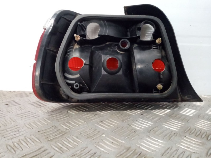 Recambio de piloto trasero izquierdo para bmw serie 3 berlina (e36) referencia OEM IAM   