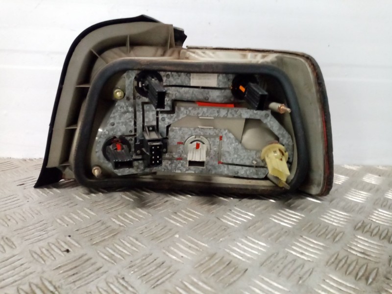Recambio de piloto trasero derecho para bmw 3 compact (e36) 318 tds referencia OEM IAM   