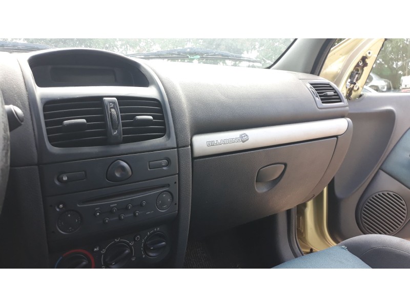 renault clio ii fase ii (b/cb0) del año 2001