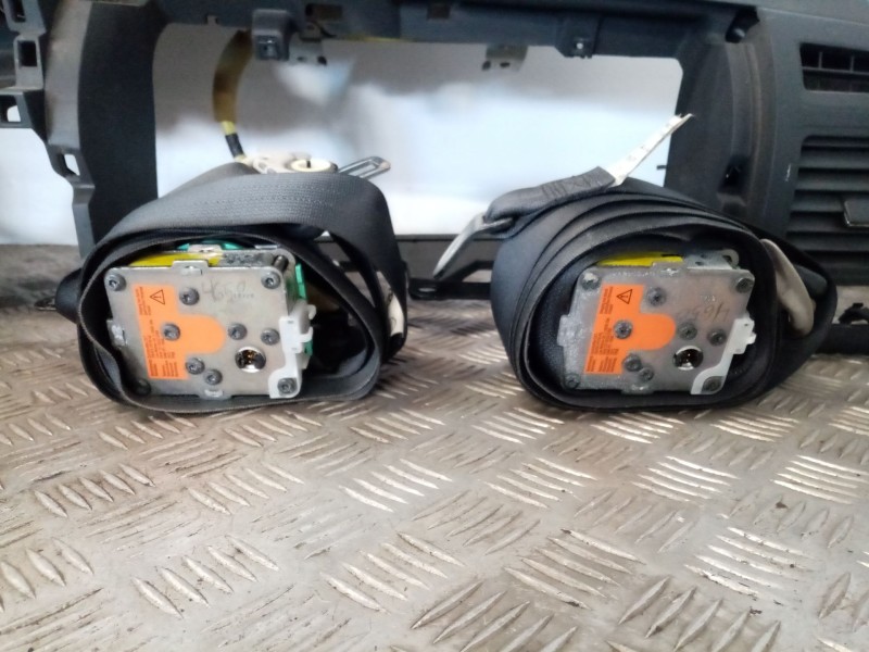 Recambio de kit airbag para toyota auris referencia OEM IAM   