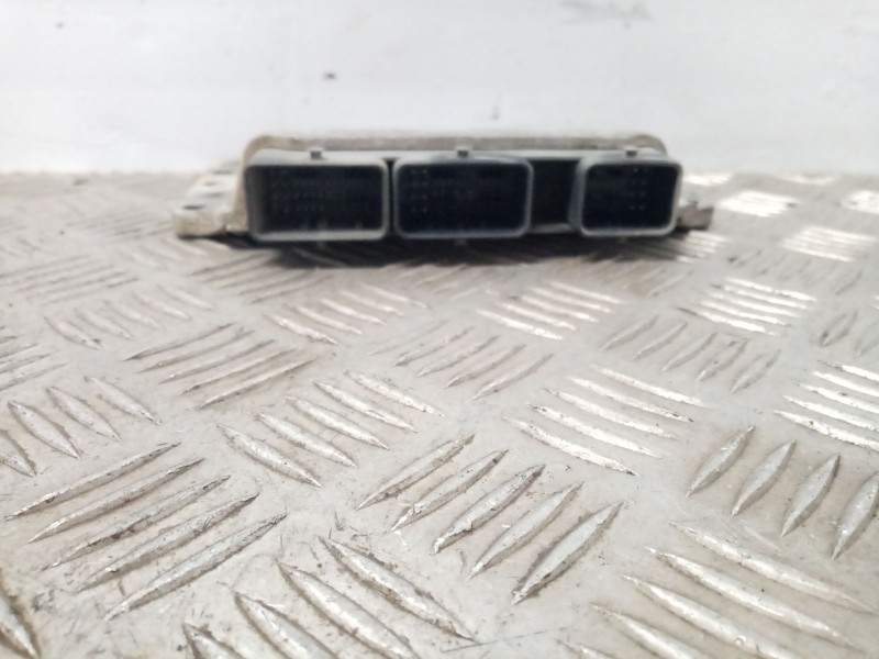 Recambio de centralita motor uce para renault modus confort dynamique referencia OEM IAM 215849133A 4240789992 