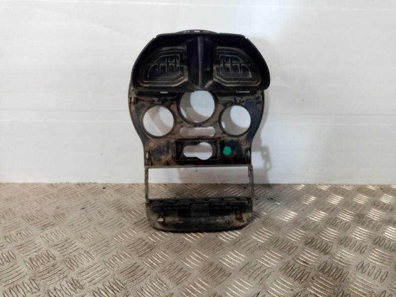 Recambio de mascara central de salpicadero para renault modus confort dynamique referencia OEM IAM   