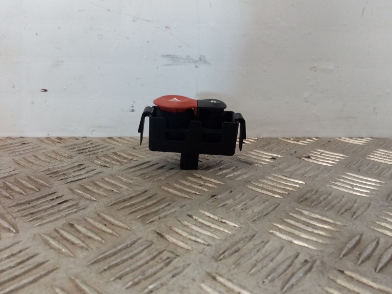 Recambio de warning para renault modus confort dynamique referencia OEM IAM 8200214896  