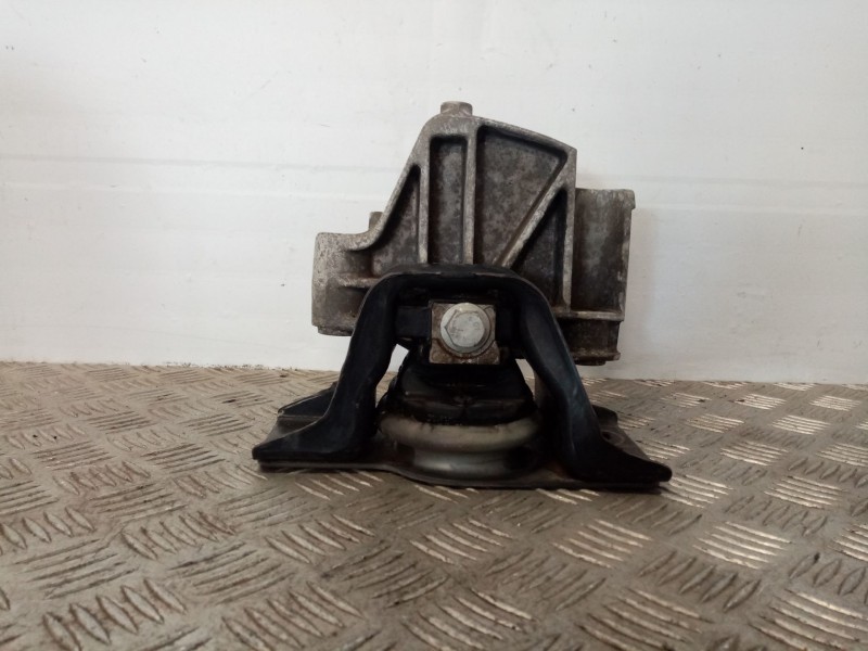 Recambio de soporte motor derecho para renault modus confort dynamique referencia OEM IAM 8200140431  