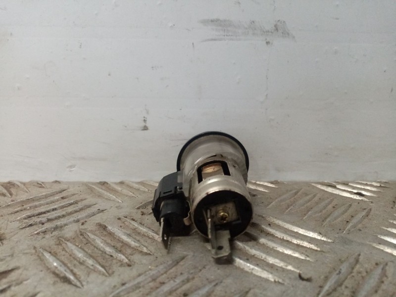 Recambio de mechero para nissan patrol gr (y60) referencia OEM IAM 2533189985 2533589980 