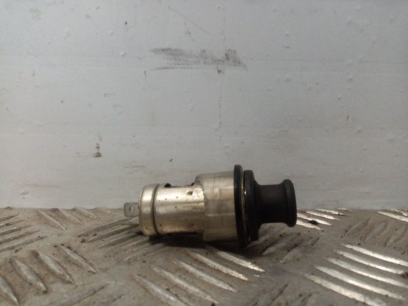 Recambio de mechero para nissan patrol gr (y60) referencia OEM IAM 2533189985 2533589980 