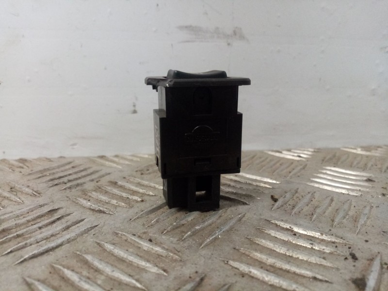 Recambio de interruptor para nissan patrol gr (y60) referencia OEM IAM 2546005J00  