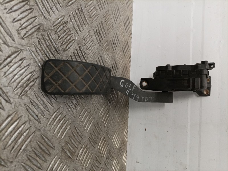 Recambio de potenciometro pedal para volkswagen golf iv berlina (1j1) 1.9 tdi referencia OEM IAM 1J1721503H  