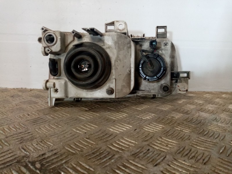 Recambio de faro derecho para nissan serena (c23m) referencia OEM IAM   