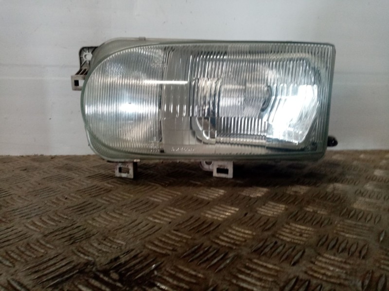 Recambio de faro izquierdo para nissan serena (c23m) referencia OEM IAM   