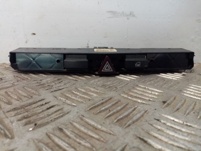 Recambio de warning para opel astra h berlina enjoy referencia OEM IAM 13100105  