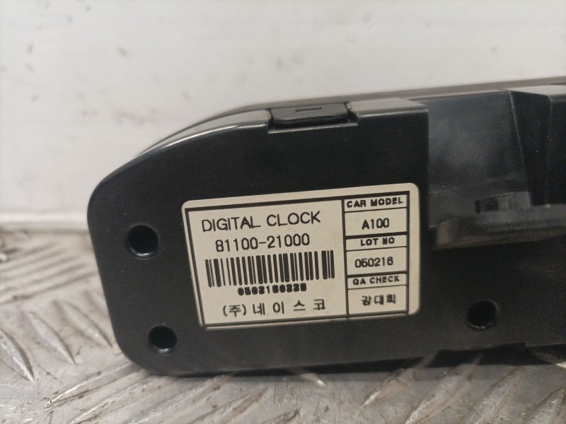 Recambio de pantalla multifuncion para ssangyong rodius 2.7 turbodiesel cat referencia OEM IAM 8110021000  