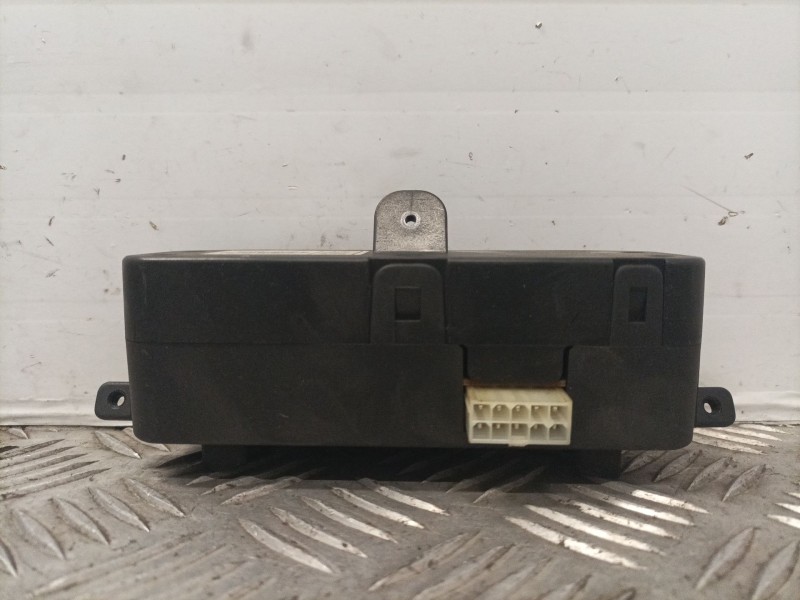 Recambio de pantalla multifuncion para ssangyong rodius 2.7 turbodiesel cat referencia OEM IAM 8110021000  