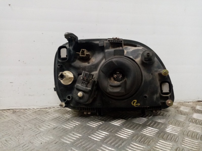Recambio de faro izquierdo para nissan micra (k11) 1.0 16v cat referencia OEM IAM 011a02a02  