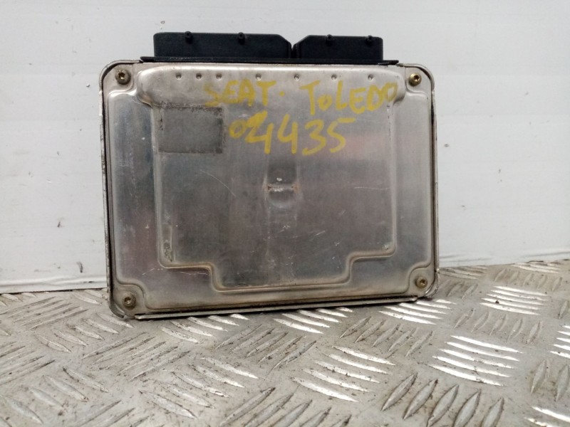 Recambio de centralita motor uce para seat toledo (1m2) 1.9 tdi referencia OEM IAM 038906012bs  