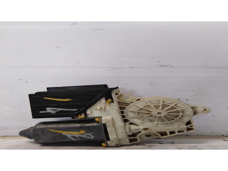 Recambio de motor elevalunas delantero derecho para seat ibiza (6l1) referencia OEM IAM 104383101 05074140 