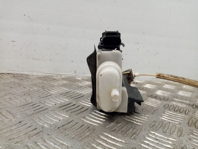 Recambio de cerradura puerta delantera derecha para audi a4 berlina (b5) 1.9 tdi referencia OEM IAM   