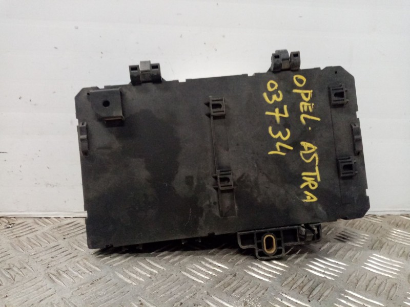 Recambio de caja bsm para opel astra h berlina enjoy referencia OEM IAM 13206762 5DK008668932 