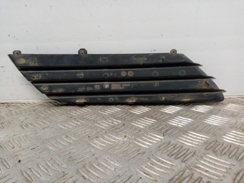 Recambio de rejilla paragolpes izquierdo para opel astra h berlina enjoy referencia OEM IAM 13117250  