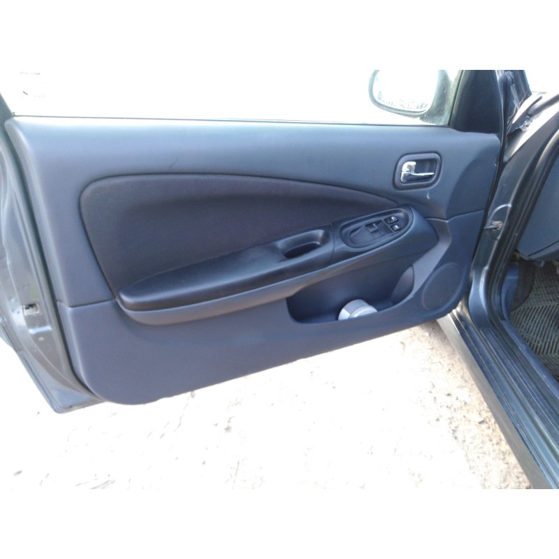 nissan almera ii hatchback (n16) del año 2003