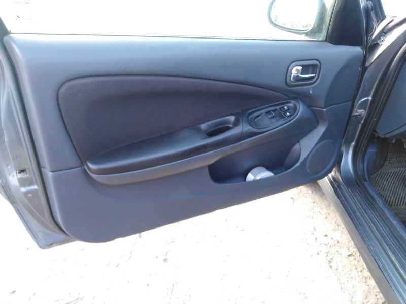 nissan almera ii hatchback (n16) del año 2003