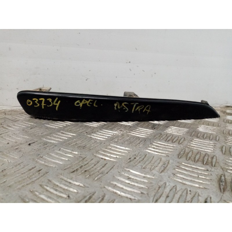 Recambio de molduras delanteras para opel astra h berlina enjoy referencia OEM IAM 375768702  